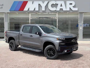 Chevrolet  Silverado  Trail Boss  2020  Automatic  36,000 Km  8 Cylinder  Four Wheel Drive (4WD)  Pick Up  Gray