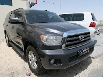 Toyota  Sequoia  2013  Automatic  214,000 Km  8 Cylinder  Four Wheel Drive (4WD)  SUV  Gray