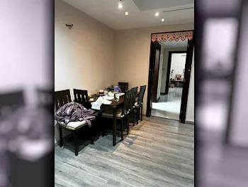 3 غرف نوم  شقة  للايجار  في الدوحة -  فريج بن عمران  نصف مفروشة