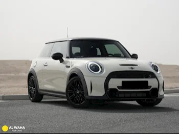 Mini  Cooper  S  2023  Automatic  23,500 Km  4 Cylinder  Front Wheel Drive (FWD)  Hatchback  White  With Warranty