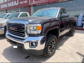 GMC  Sierra  2500 HD  2015  Automatic  139,000 Km  8 Cylinder  Four Wheel Drive (4WD)  Pick Up  Brown