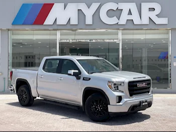 GMC  Sierra  Elevation  2020  Automatic  89,000 Km  8 Cylinder  Four Wheel Drive (4WD)  Pick Up  White