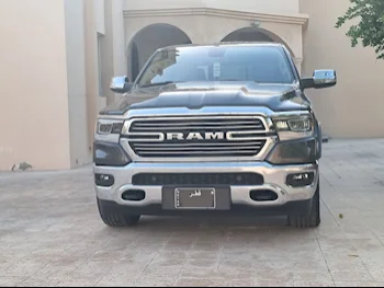Dodge  Ram  laramie  2019  Automatic  97,500 Km  8 Cylinder  Four Wheel Drive (4WD)  Pick Up  Gray  With Warranty