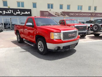 GMC  Sierra  1500  2011  Automatic  253,000 Km  8 Cylinder  Four Wheel Drive (4WD)  Pick Up  Red