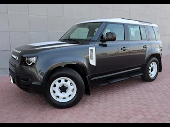 Land Rover  Defender  110 SE  2023  Automatic  9,000 Km  4 Cylinder  Four Wheel Drive (4WD)  SUV  Black  With Warranty