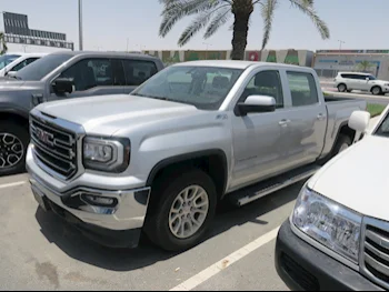 GMC  Sierra  1500  2018  Automatic  190,000 Km  8 Cylinder  Four Wheel Drive (4WD)  Pick Up  Silver