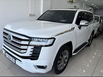 Toyota  Land Cruiser  VXR Twin Turbo  2022  Automatic  62,000 Km  6 Cylinder  Four Wheel Drive (4WD)  SUV  White