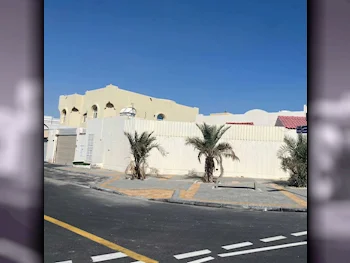 Family Residential  - Not Furnished  - Al Rayyan  - Izghawa  - 5 Bedrooms