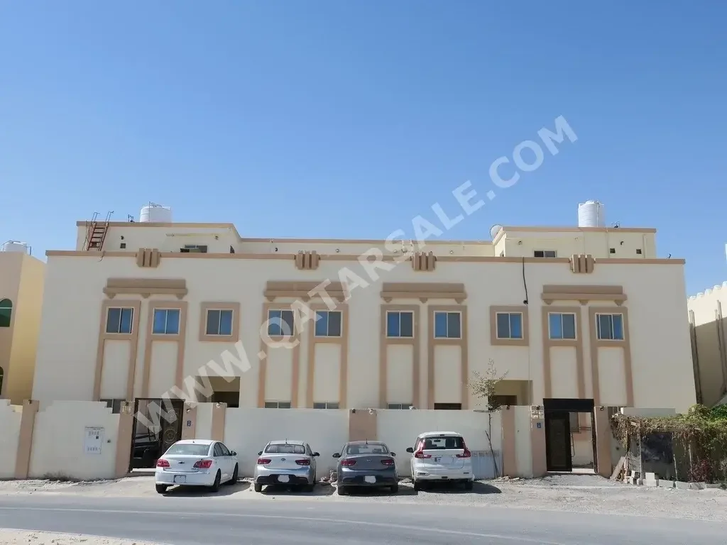 Family Residential  - Not Furnished  - Al Rayyan  - Umm Al Seneem  - 20 Bedrooms