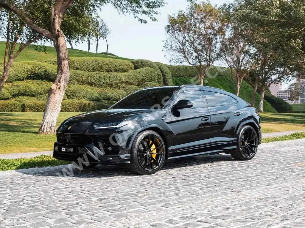 Lamborghini  URUS  SUV 4x4  Black  2022