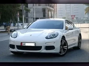 Porsche  Panamera S  Hatchback  White  2016