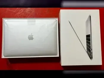 Laptops Apple  - MacBook Pro 13 Inch  - Silver  - MacOS  - Intel  - Core i5  -Memory (Ram): 8 GB