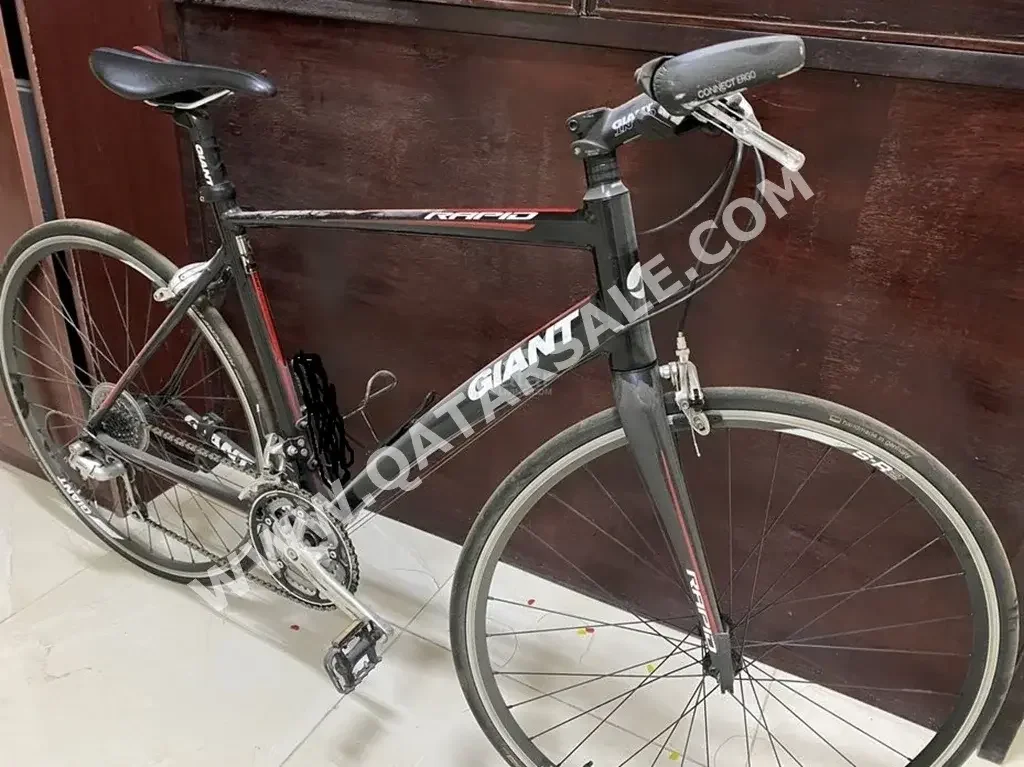 Road Bicycle  - Giant Bike  - Medium (17-18 inch)  - Black