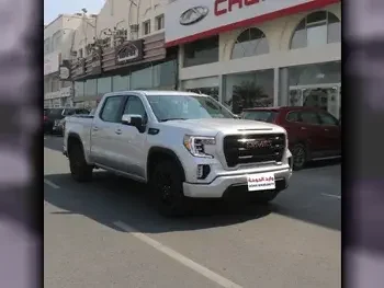 GMC  Sierra  Elevation  2021  Automatic  0 Km  8 Cylinder  Four Wheel Drive (4WD)  Pick Up  Silver  With Warranty