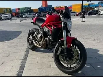 Ducati  Monster 821 -  2017 - Color Red
