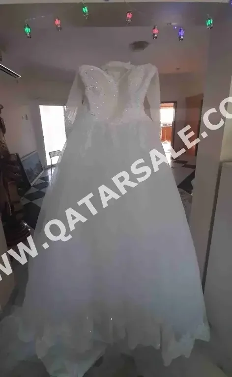 فستان زفاف  - أبيض