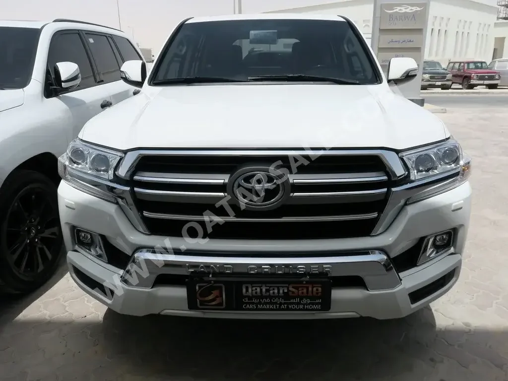 Toyota  Land Cruiser  GXR  2020  Automatic  65,000 Km  8 Cylinder  Four Wheel Drive (4WD)  SUV  White  With Warranty