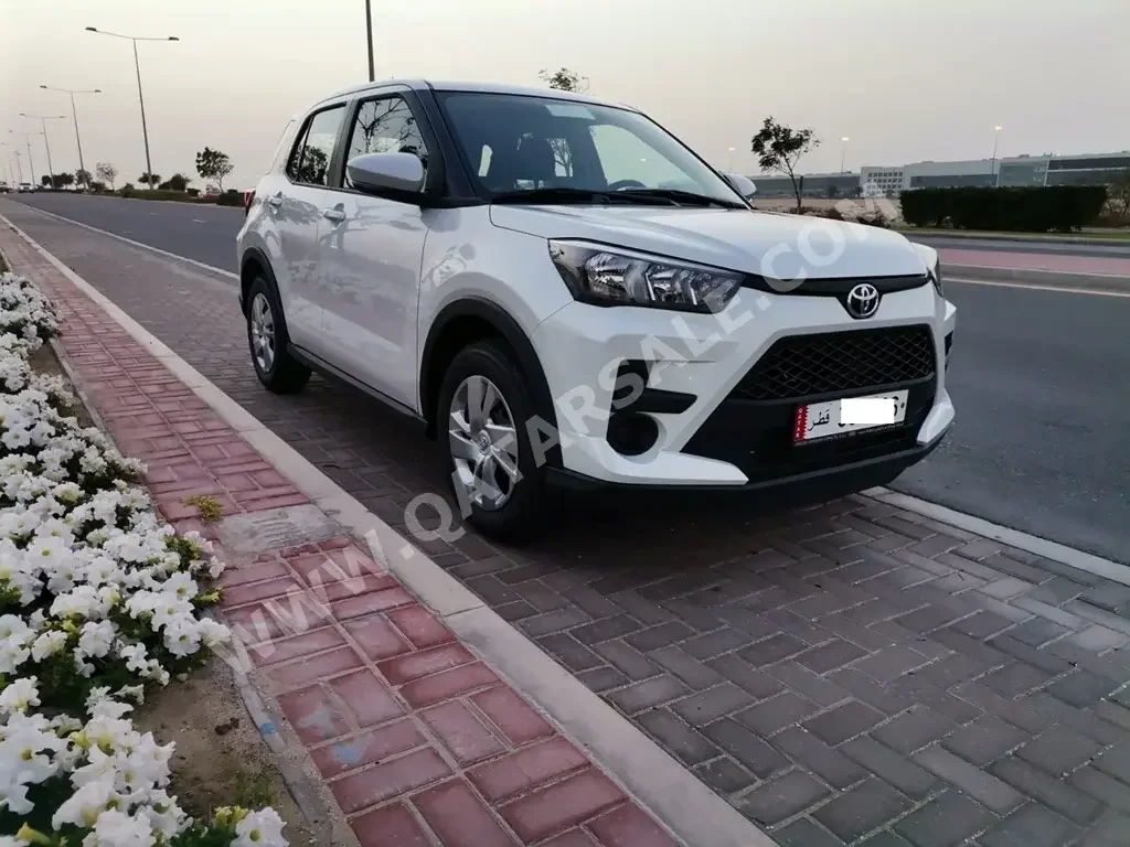 Toyota  Raize  SUV 4x4  White  2022