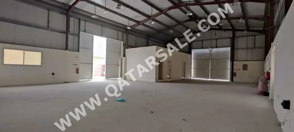 مخازن و مستودعات - الدوحة  - المنطقة الصناعية  -المساحة: 2000 متر مربع