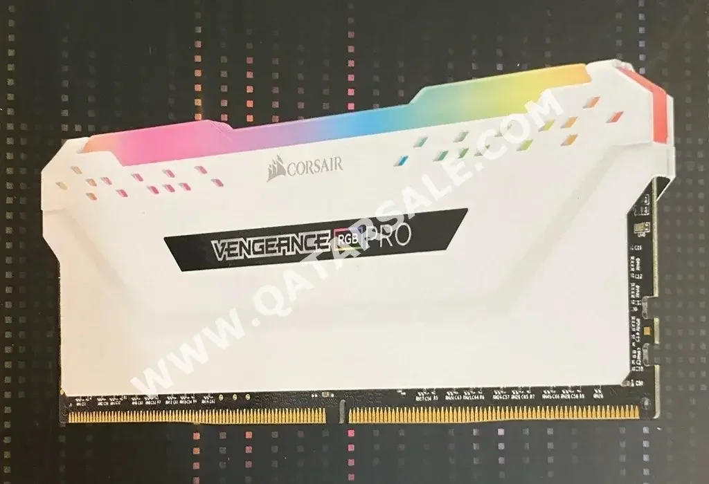 Ram Memories Corsair /  32 GB(2x16)  White  2020  2023304300 /  DDR 4 -  3200 Mhz