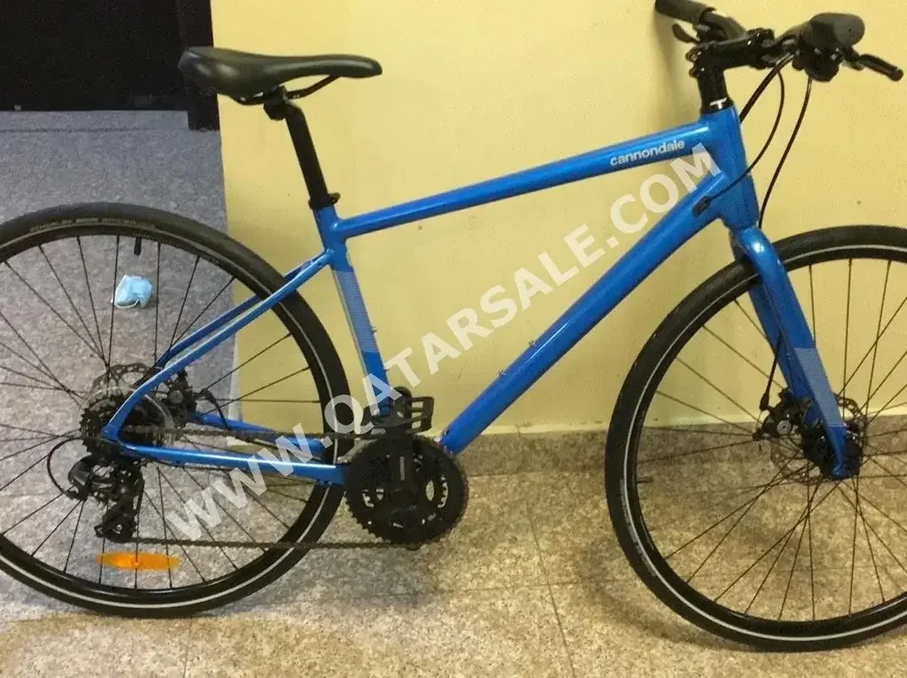 دراجة هايبرد  - كانونديل بايكس  - متوسط (17-18 بوصة)  - أزرق