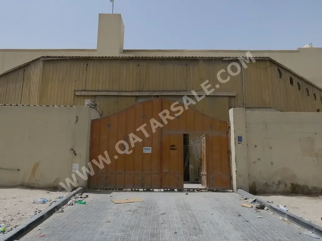 Warehouses & Stores - Doha  - Industrial Area  -Area Size: 400 Square Meter