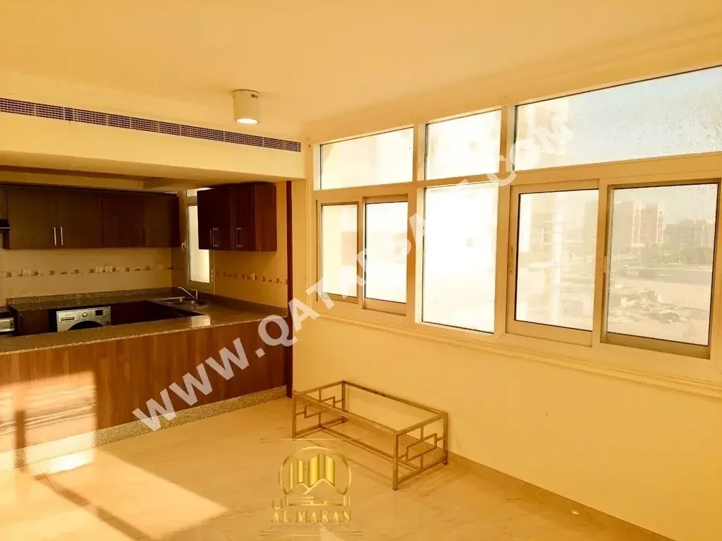 1 Bedrooms  Apartment  For Sale  in Lusail -  Down Town  Semi Furnished