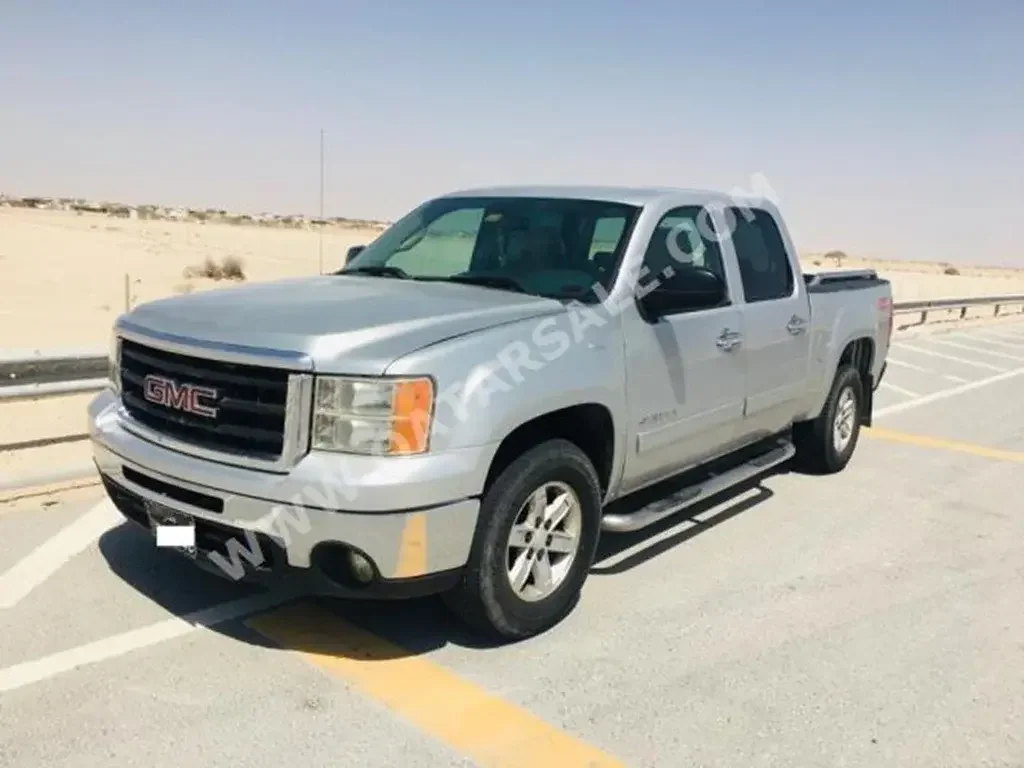 GMC  Sierra  2010  Automatic  350,000 Km  8 Cylinder  Four Wheel Drive (4WD)  Pick Up  Silver  With Warranty