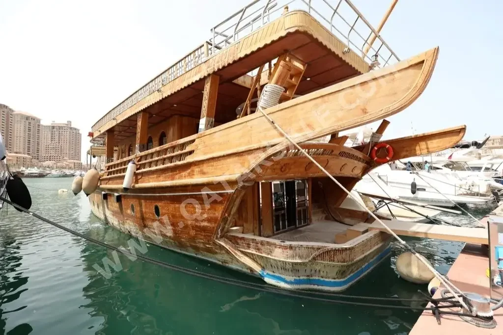 قارب خشب سنبوك الطول 91 قدم  بني  2019  مع موقف