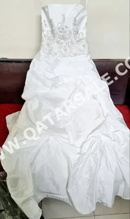 فستان زفاف  - ديفيدز برايدال  - البوليستر  - أبيض  -المقاس: 4