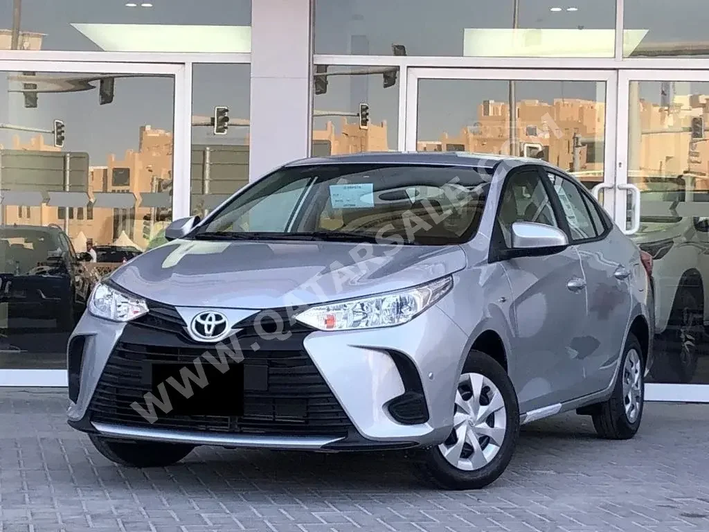 Toyota  Yaris  2022  Automatic  0 Km  4 Cylinder  Front Wheel Drive (FWD)  Sedan  Silver  With Warranty