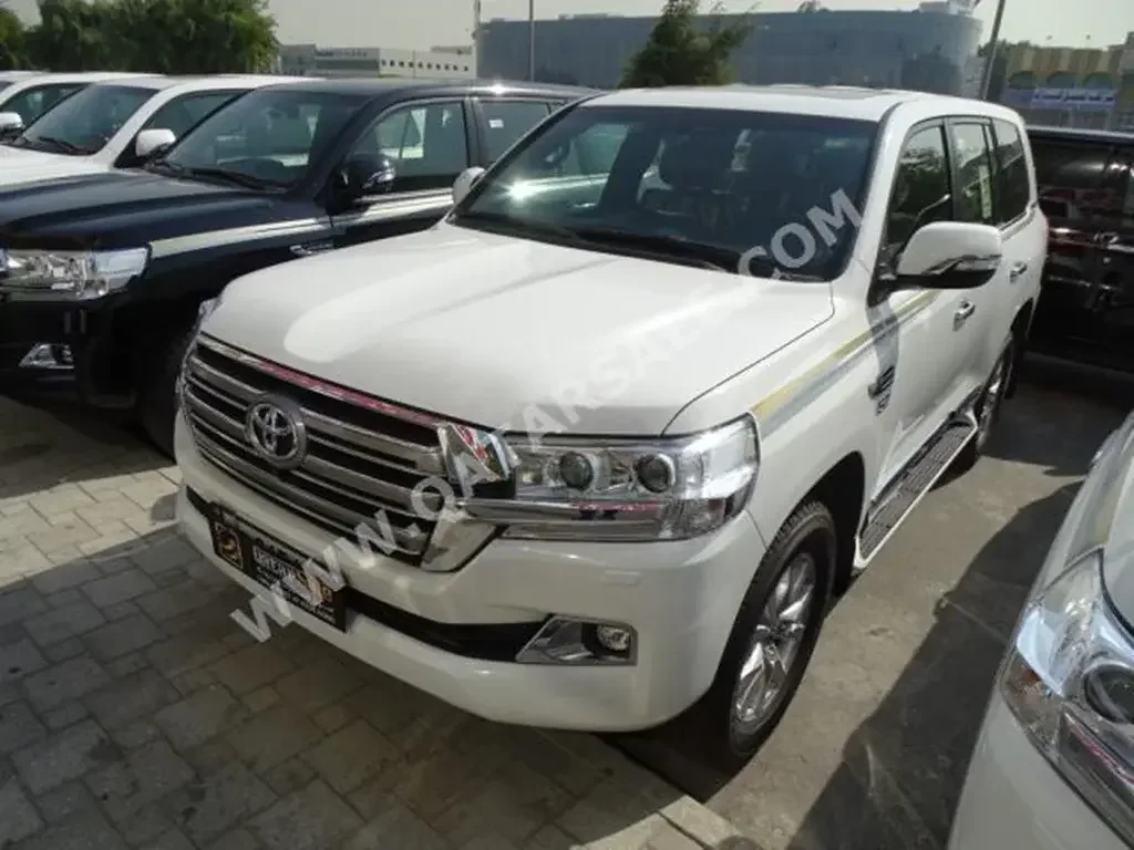 Toyota  Land Cruiser  VXR  2021  Automatic  0 Km  8 Cylinder  Four Wheel Drive (4WD)  SUV  Pearl  With Warranty