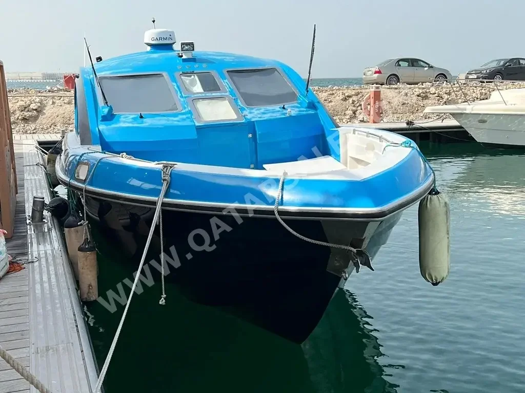 حالول  قطر  2019  أزرق و أبيض  40 قدم  مع موقف