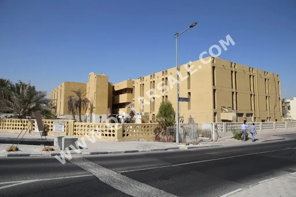1 Bedrooms  Studio  For Rent  in Doha -  Old Airport  Not Furnished