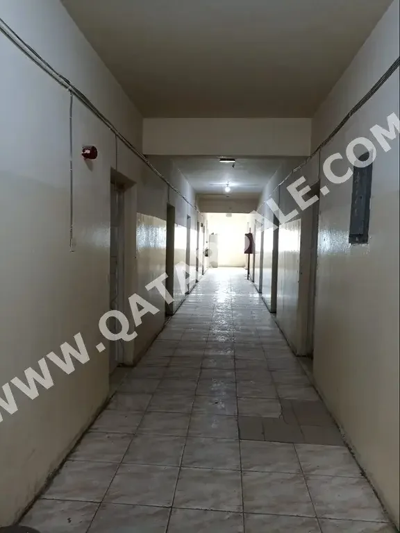 Warehouses & Stores - Doha  - Industrial Area  -Area Size: 2300 Square Meter