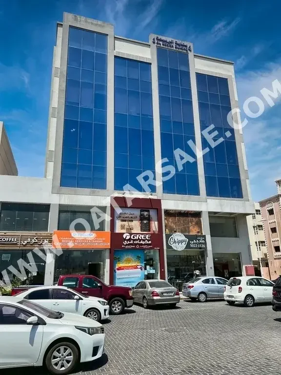 محلات تجارية - غير مفروشة  - الدوحة  للايجار  - فريج بن عمران