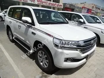 Toyota  Land Cruiser  GXR  2021  Automatic  0 Km  8 Cylinder  Four Wheel Drive (4WD)  SUV  White  With Warranty