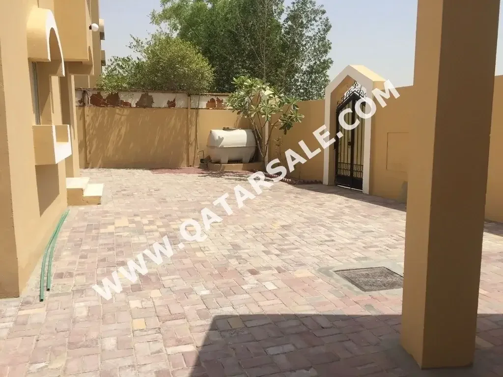 Family Residential  - Not Furnished  - Al Rayyan  - Al Luqta  - 4 Bedrooms