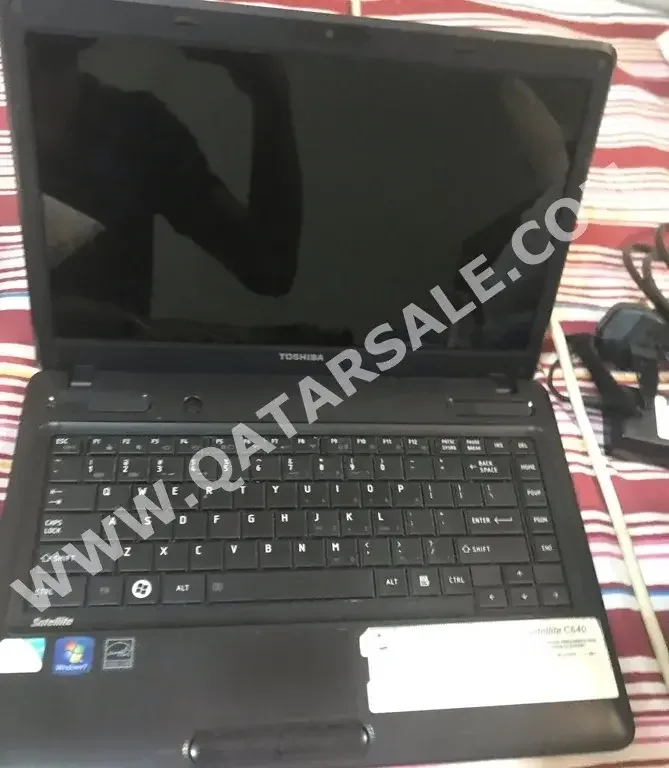 Laptops Toshiba  - DynaBook Satellite  - Black  - Windows 7  - Intel  - Core i3  -Memory (Ram): 4 GB