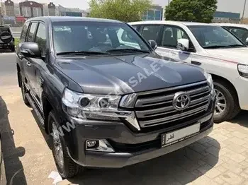 Toyota  Land Cruiser  VXR  2021  Automatic  0 Km  8 Cylinder  Four Wheel Drive (4WD)  SUV  Gray  With Warranty