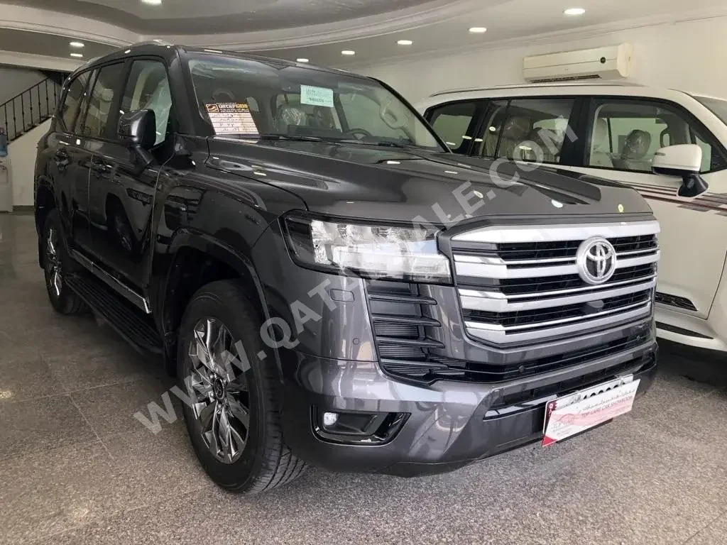 Toyota  Land Cruiser  GXR  2022  Automatic  0 Km  6 Cylinder  Four Wheel Drive (4WD)  SUV  Gray  With Warranty