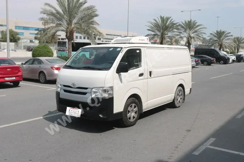 Toyota  Hiace  2019  Manual  166,000 Km  4 Cylinder  Rear Wheel Drive (RWD)  Van / Bus  White  With Warranty