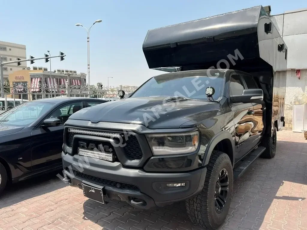Caravan - 2019  - Black  -Made in Qatar  - 140,000 Km