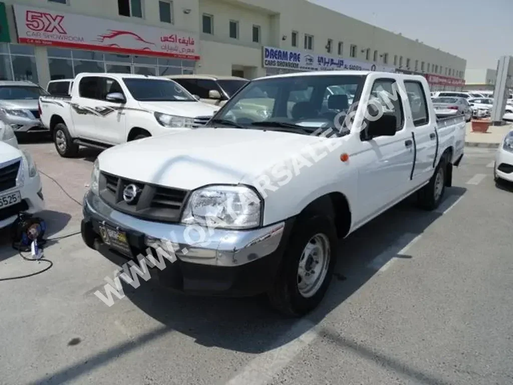 Nissan  Pickup  2016  Manual  225,000 Km  4 Cylinder  Four Wheel Drive (4WD)  SUV  White  With Warranty