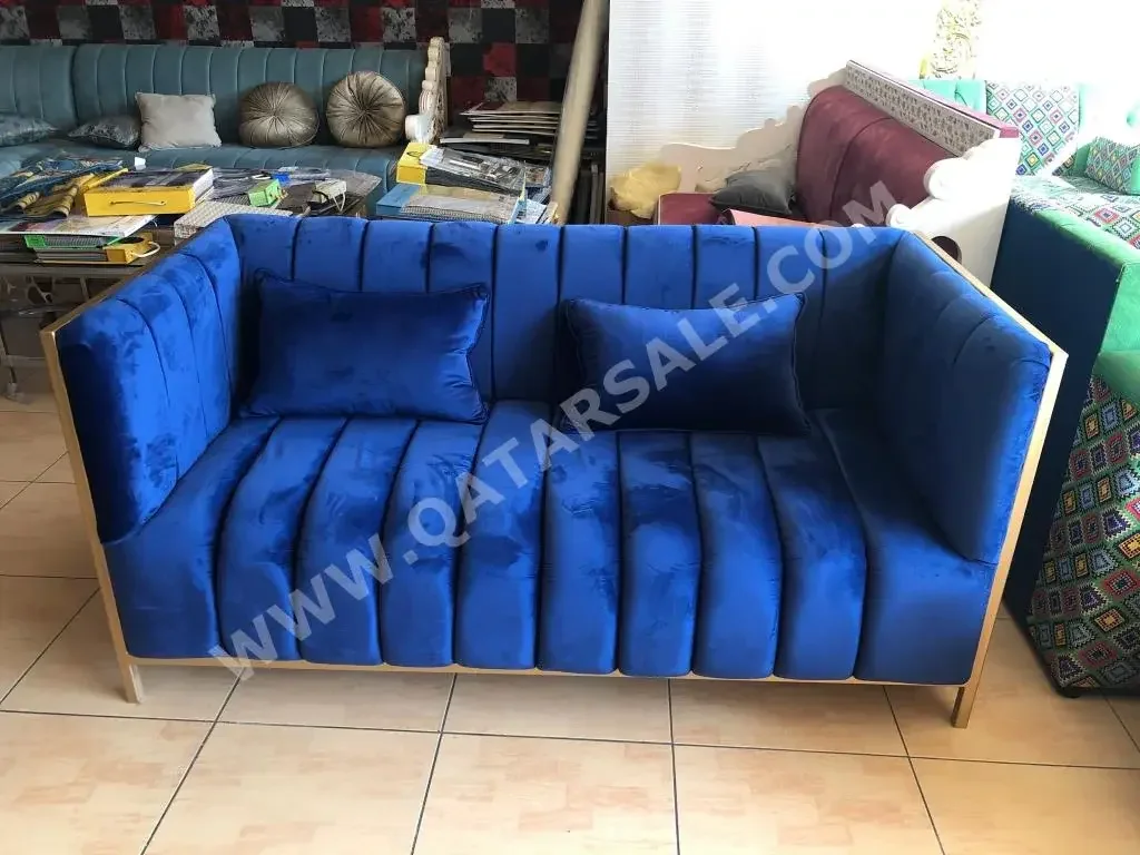 Sofas, Couches & Chairs Accent Sofas  - Fabric  - Blue