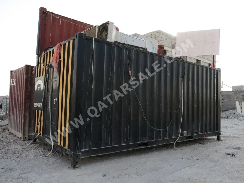Caravan - 2020  - Black  -Made in Qatar