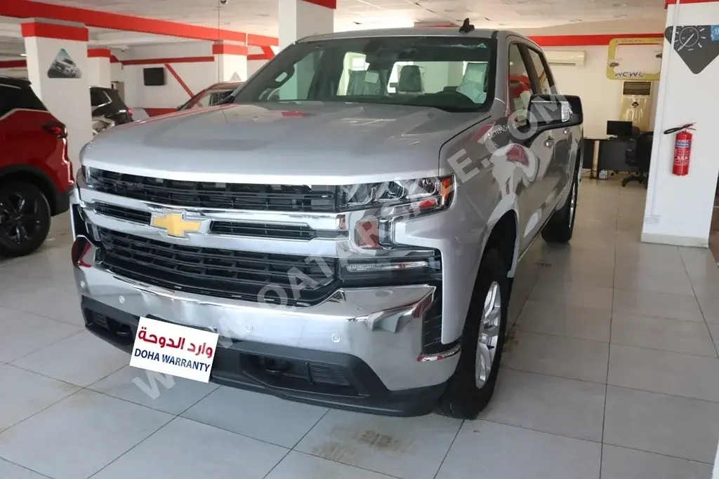 Chevrolet  Silverado  LT  2021  Automatic  0 Km  8 Cylinder  Four Wheel Drive (4WD)  Pick Up  Silver  With Warranty