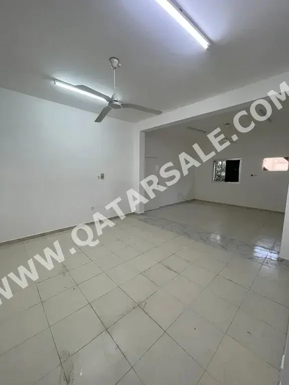Family Residential  - Not Furnished  - Al Rayyan  - Al Sailiya  - 5 Bedrooms  - Includes Water & Electricity