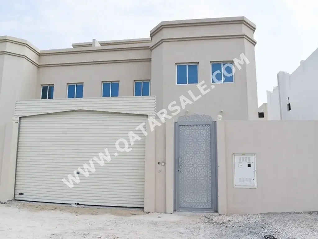 Service  - Not Furnished  - Al Rayyan  - Al Aziziyah  - 9 Bedrooms  - Includes Water & Electricity