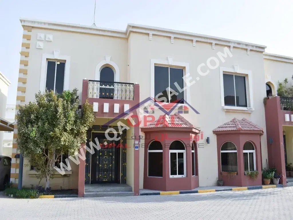 Family Residential  - Not Furnished  - Doha  - Al Thumama  - 3 Bedrooms